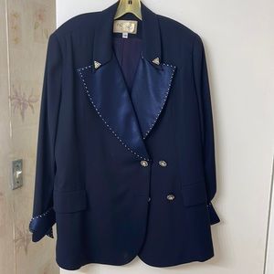 Nice Like new cuff links, jewelry design buttons , no stains strings ETC.